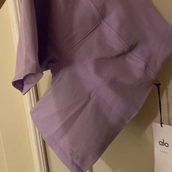 NWT Alo yoga biker short - Picture 4 of 5